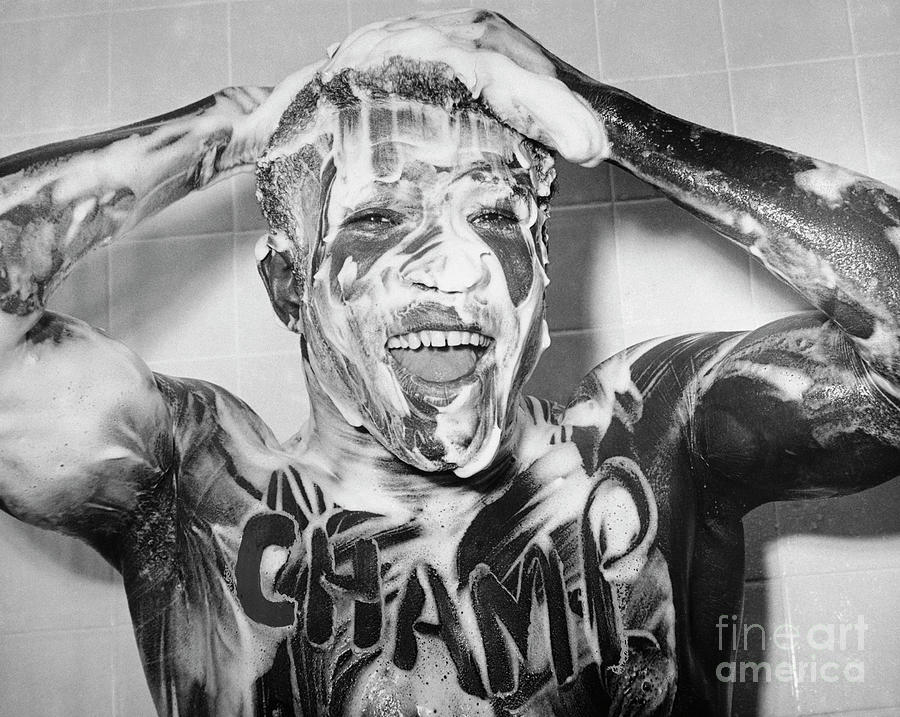 Emile Griffith Washing Himself Photograph by Bettmann