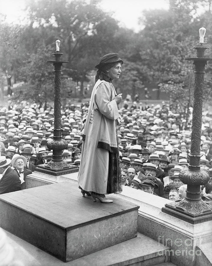Emmeline Pankhurst Addressing Crowd Photograph by Bettmann