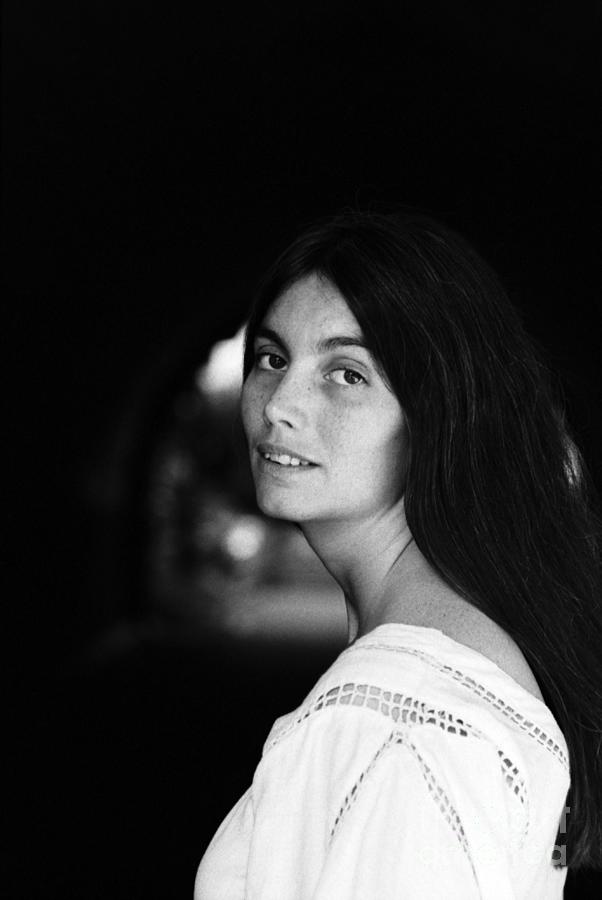 Emmylou Harris In Nyc Photograph by The Estate Of David Gahr