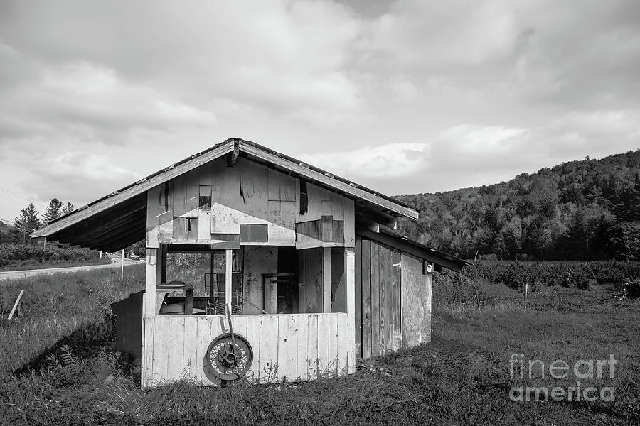 Farm Stand Photograph - Empty Farm Stand Ryegate Vermont by Edward Fielding