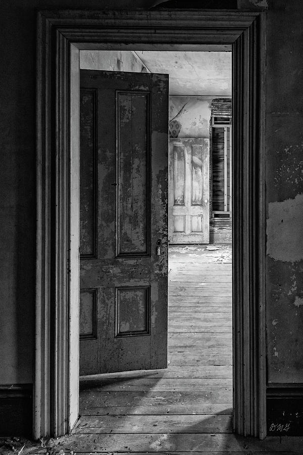 Empty Room I BW Photograph by David Gordon