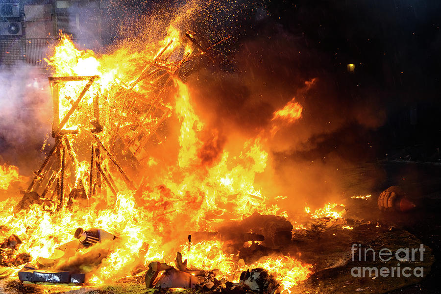 End of the Valencian festivities of Fallas, Monument faller consumed in the fire in high flares. Photograph by Joaquin Corbalan