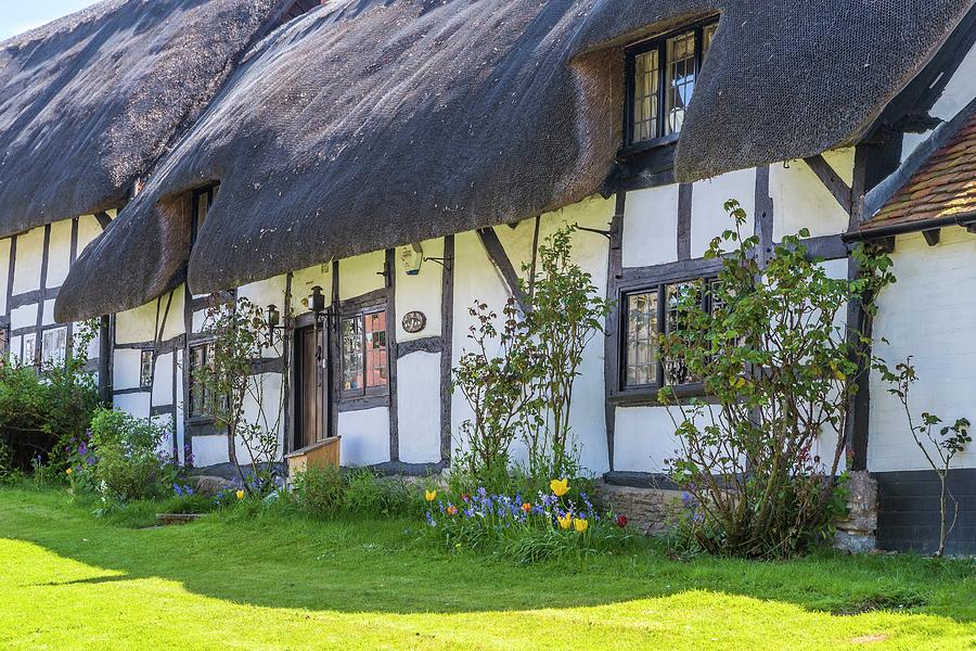 Architecture Digital Art - England, Great Britain, British Isles, West Midlands, Warwickshire, Thatched Cottages At Welford-on-avon by Sebastian Wasek