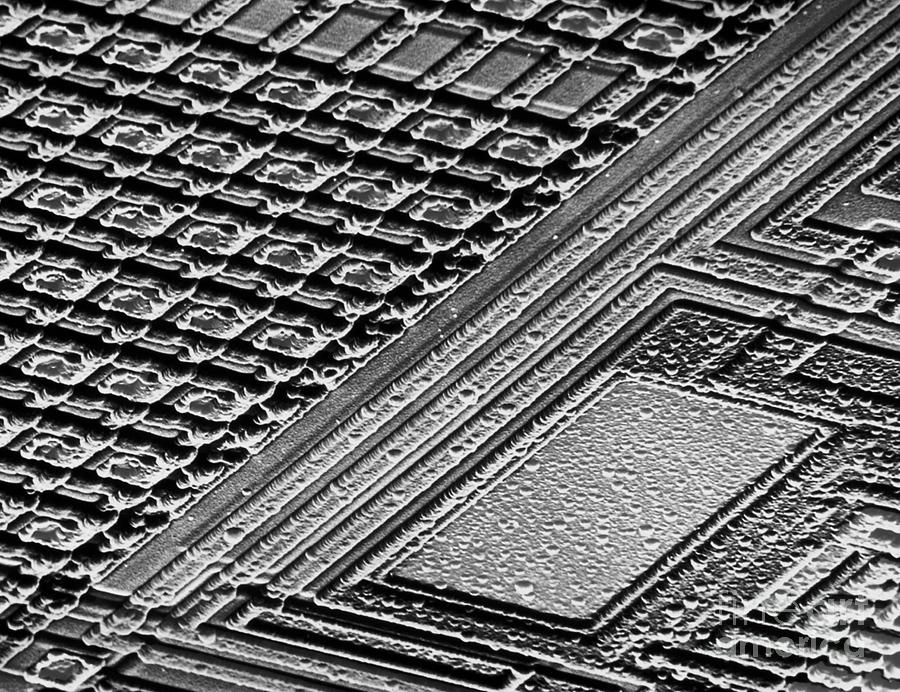 Eprom Silicon Chip Photograph by Dr Jeremy Burgess/science Photo Library