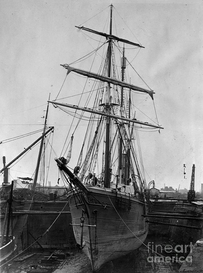 Ernest Shackletons Ship In Drydock Photograph by Bettmann
