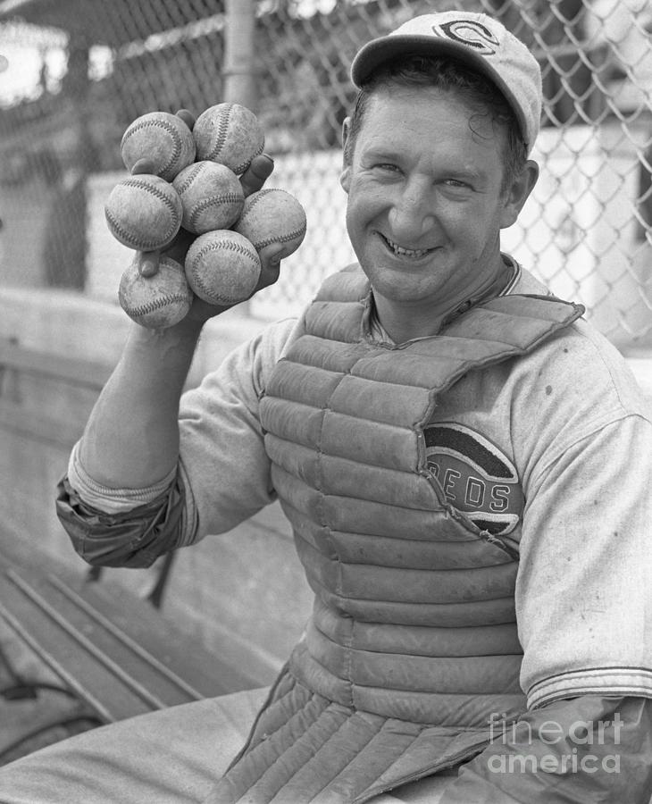 Ernie Lombardi Holding Seven Baseballs Photograph by Bettmann
