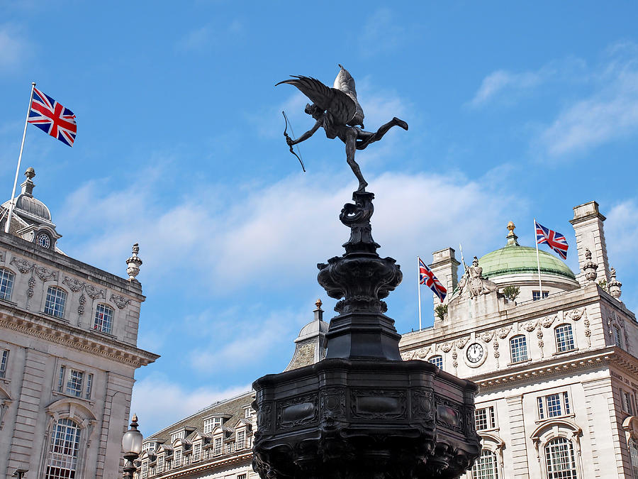 Eros Piccadilly Circus Photograph by Gill Billington