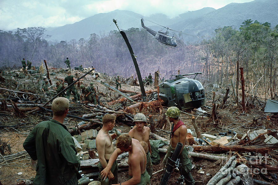 Evacuating A Firebase Vietnam 1968 Photograph by Bettmann