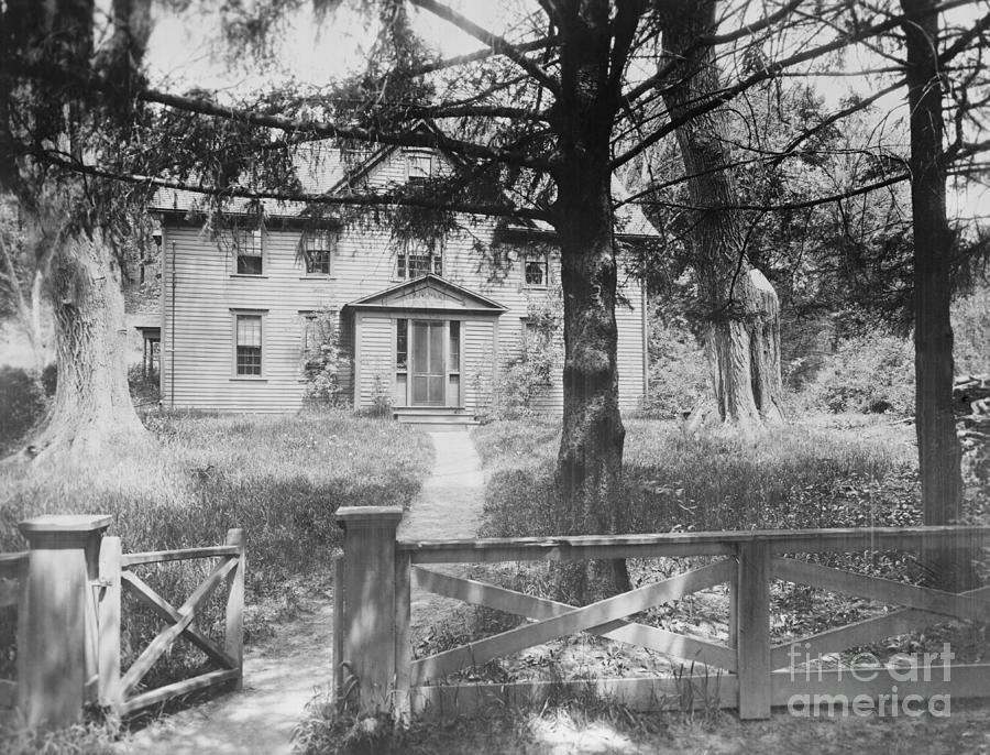Exterior Of The Orchard House Homestead Photograph by Bettmann