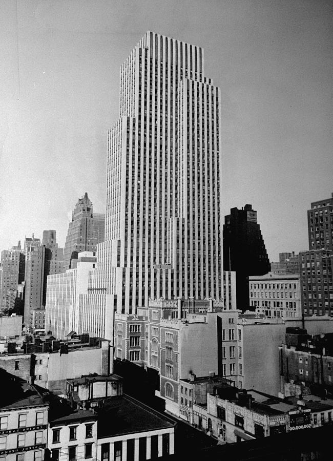 Exterior View Of The Daily News Photograph by New York Daily News Archive