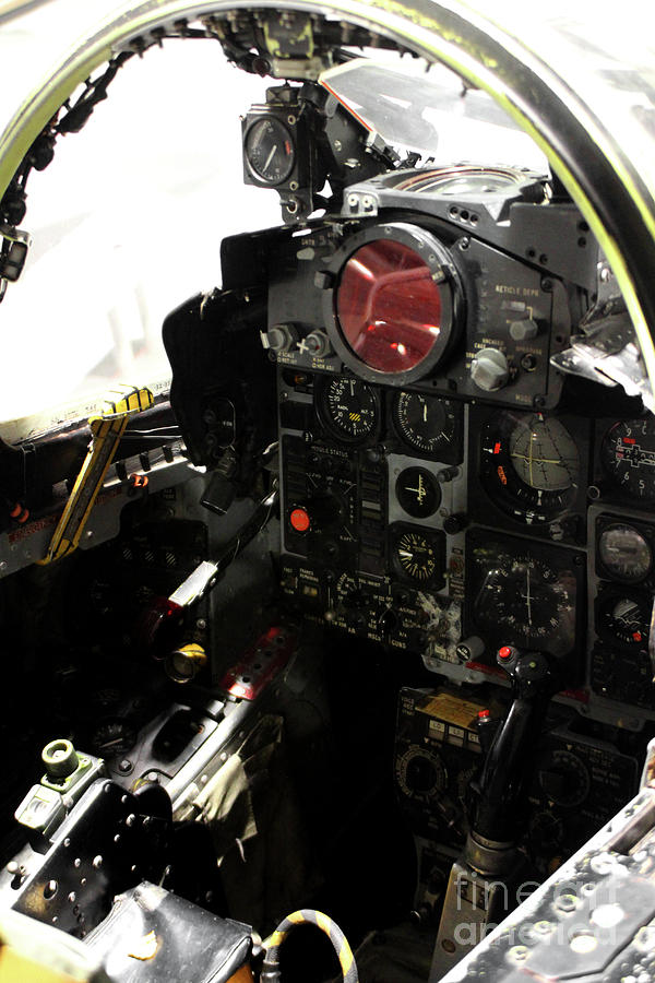 f 4 phantom cockpit