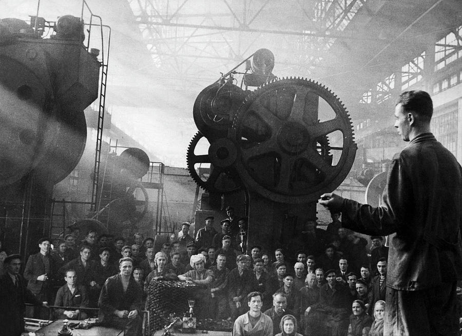 Factory In Moscow Ussr 1952 Photograph by Keystone-france