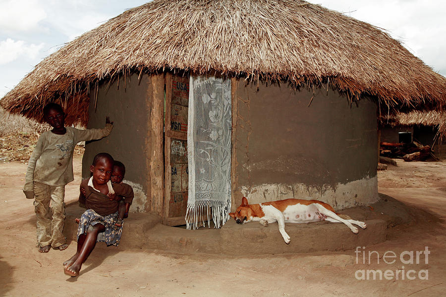 Family Hut Photograph by Mauro Fermariello/science Photo Library