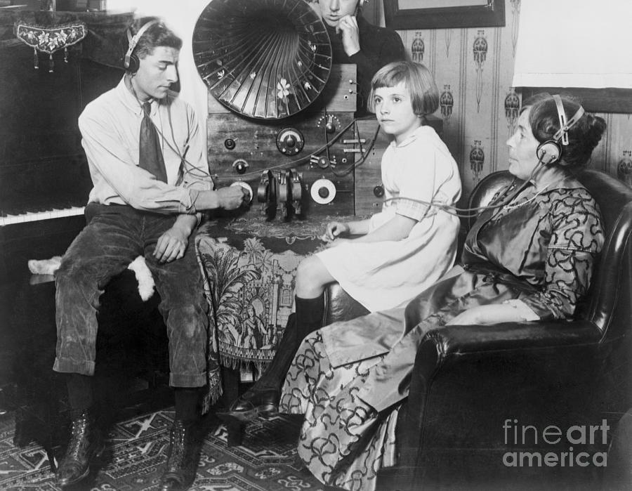 Family Listening To A Radio Photograph by Bettmann