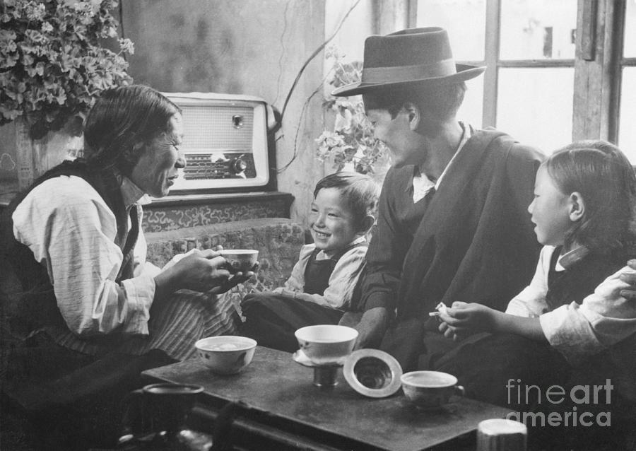 Family Members At Home In China Photograph by Bettmann