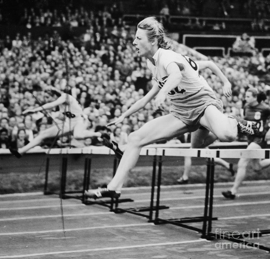 Fanny Flankers Koen Jumping Over Hurdle Photograph by Bettmann