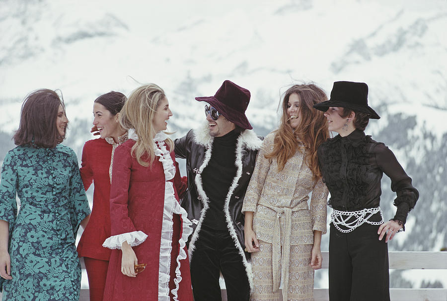 Fashionable Friends Photograph by Slim Aarons