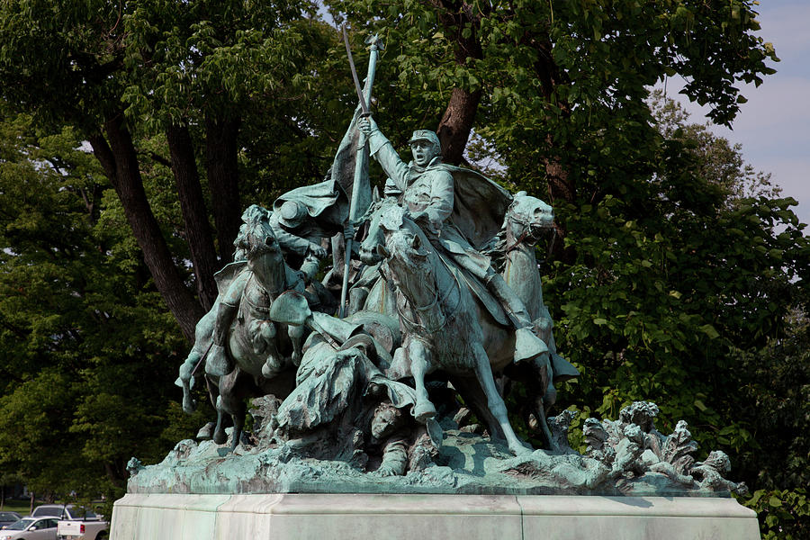 Federal Cavalry Officer with Sabre raised charges into Battle Painting ...