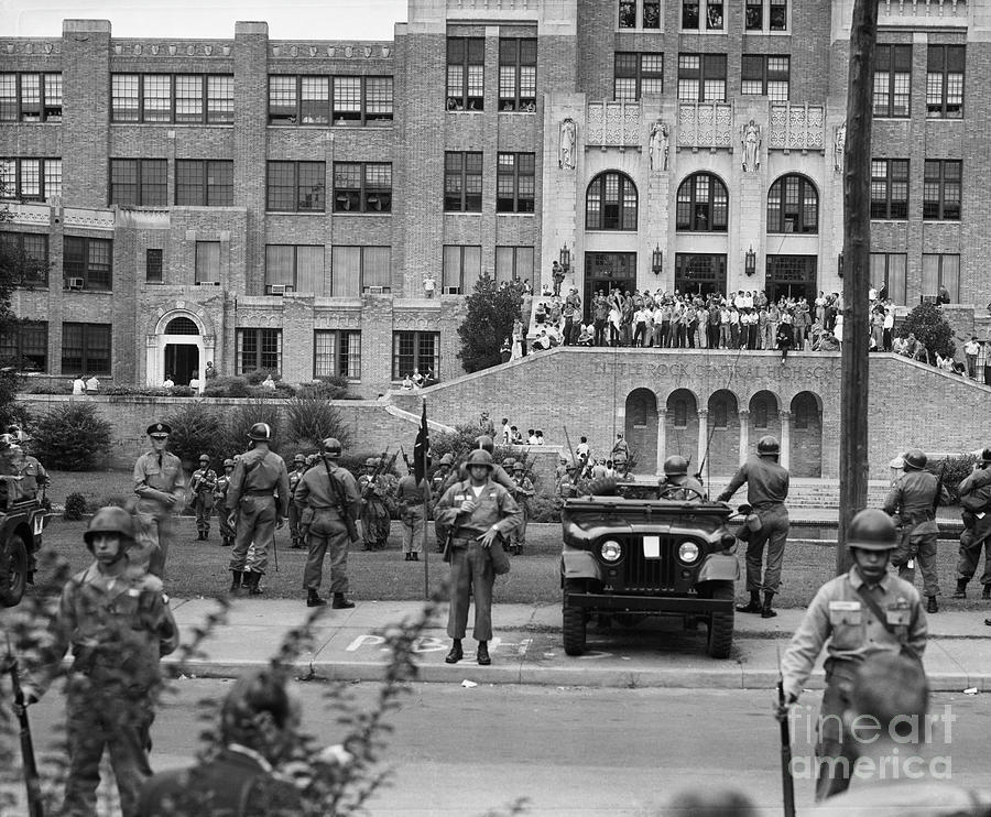 Federal Troops In Front Of Central High Photograph by Bettmann