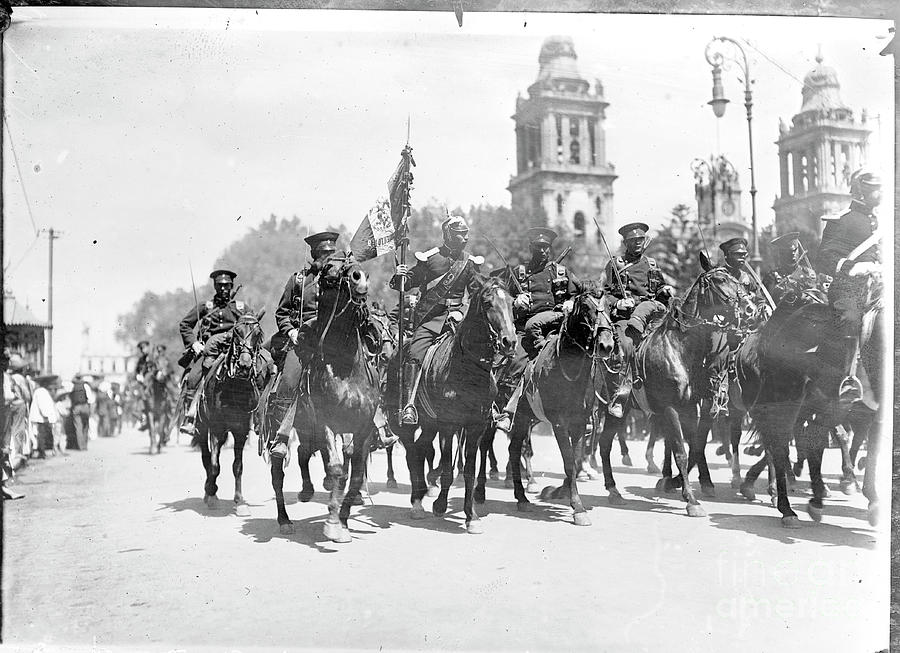 Federal Troops On Parade In Mexico City Photograph by Bettmann