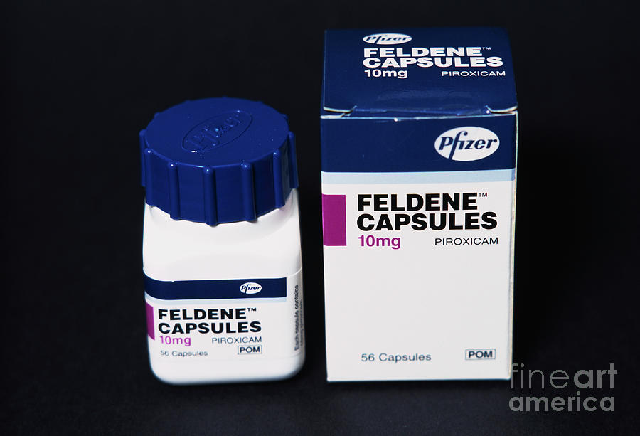 Feldene Painkiller Photograph by Josh Sher/science Photo Library