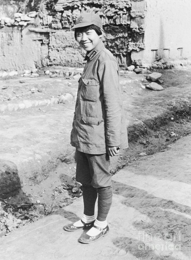 Female Soldier At Yanan Photograph by Bettmann