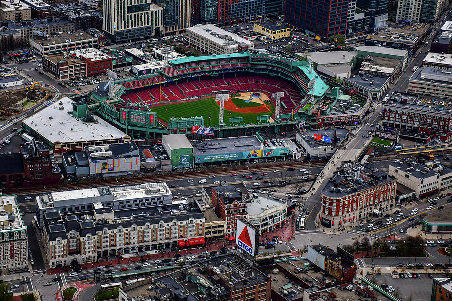 Boston, Massachusetts, USA. Shoppers along Jersey Street outside of Fenway  Park, near Kenmore Square in Boston Stock Photo - Alamy