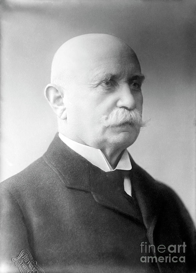 Transportation Photograph - Ferdinand Von Zeppelin by Library Of Congress/science Photo Library