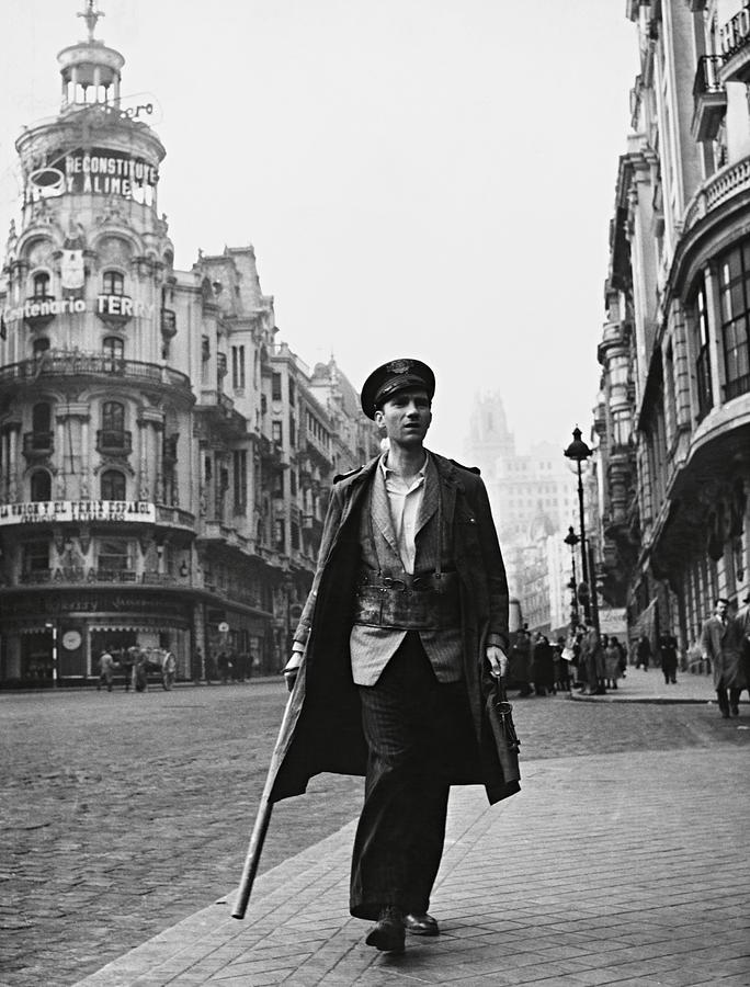 FERNANDO FERNAN GOMEZ in EL GUARDIAN DEL PARAISO -1955-. Photograph by Album FERNANDO FERNAN GOMEZ in EL GUARDIAN DEL PARAISO -1955-. Photograph by Album