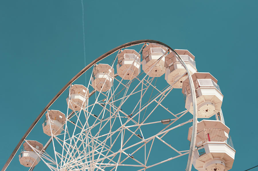 Ferris Wheel Photograph by Helen Jackson