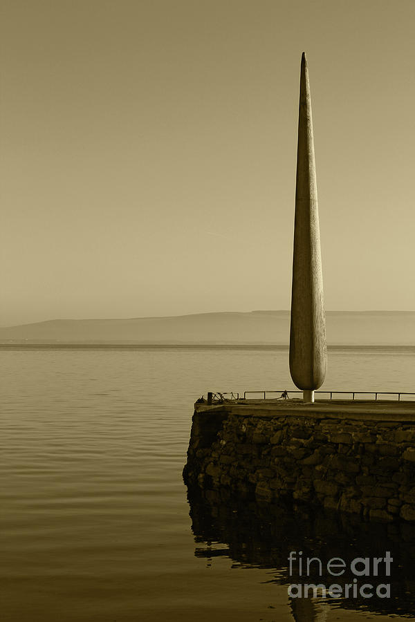 Fid Monument Moville Donegal Tint Photograph by Eddie Barron