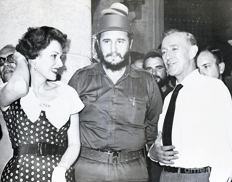 Fidel Castro On Movie Set With Maureen Photograph by Bettmann