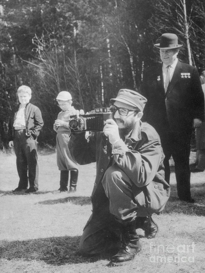 Fidel Castro Taking Pictures With Camera Photograph By Bettmann