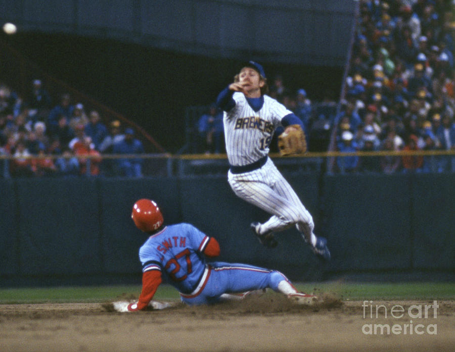 Robin Yount Photograph - Fifth Game Of The World Series by Bettmann