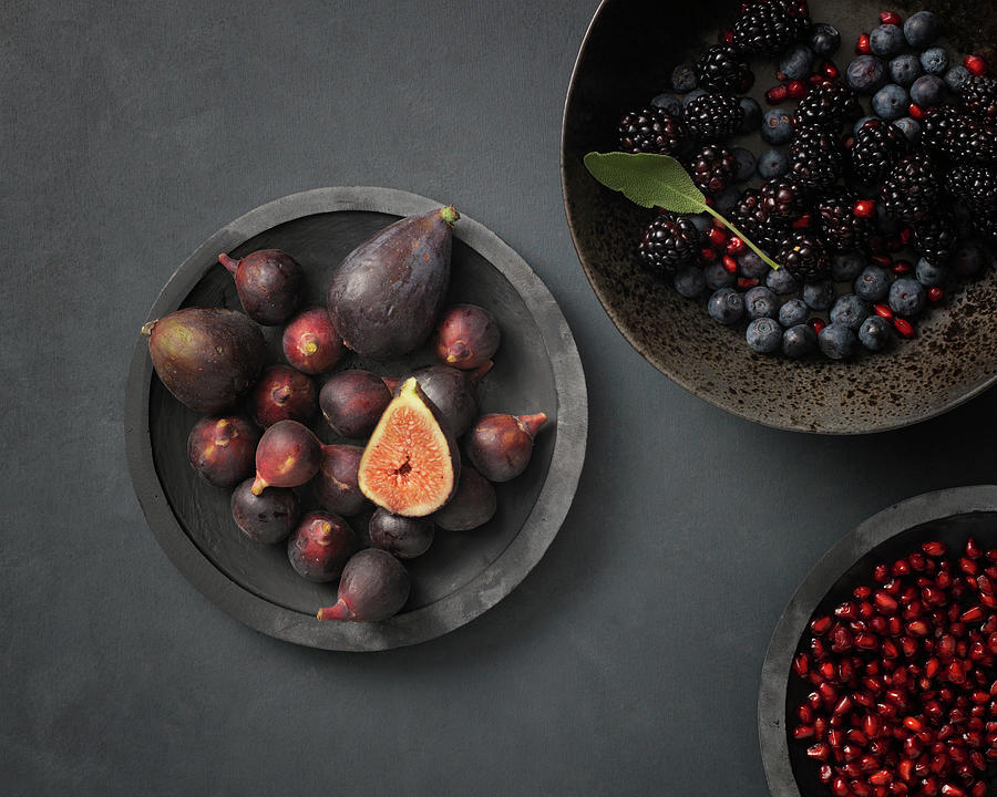 Figs And Blueberries In A Bowl Photograph by Studio-344