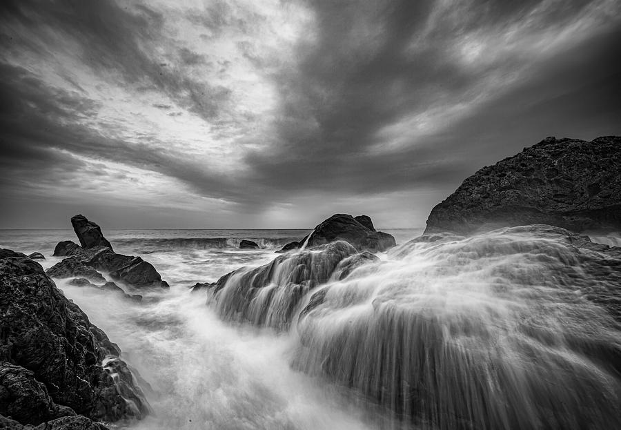 Fiowing Waves Photograph by Takafumi Yamashita - Fine Art America