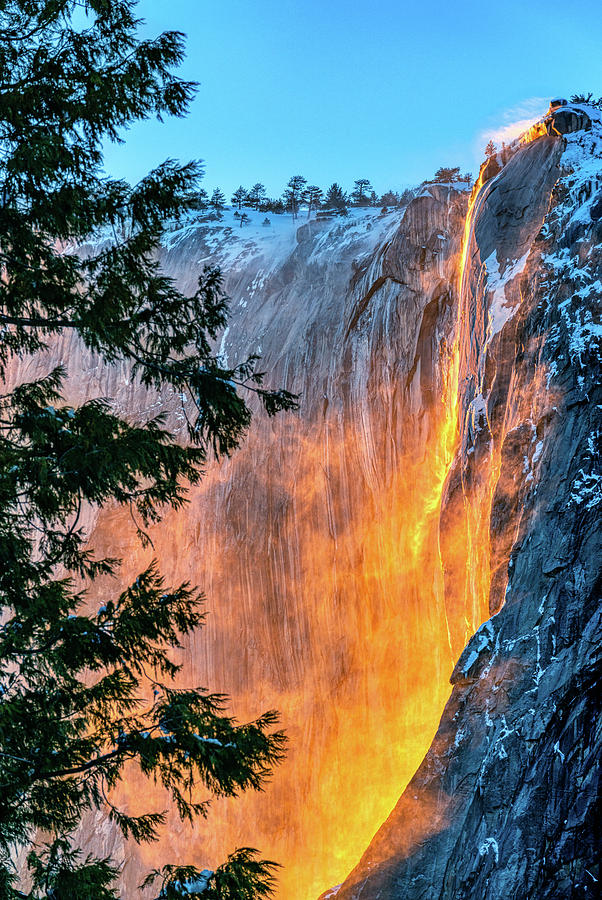 Firefall on El Capitan Photograph by Kenneth Everett