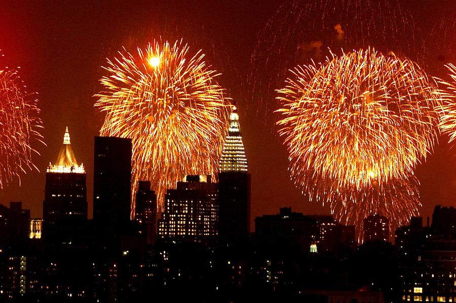 Fireworks Explode In A Dazzling Display Photograph by New York Daily News Archive