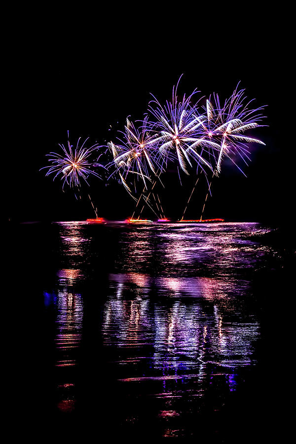 Abstract Photograph - Fireworks Frenzy by Az Jackson