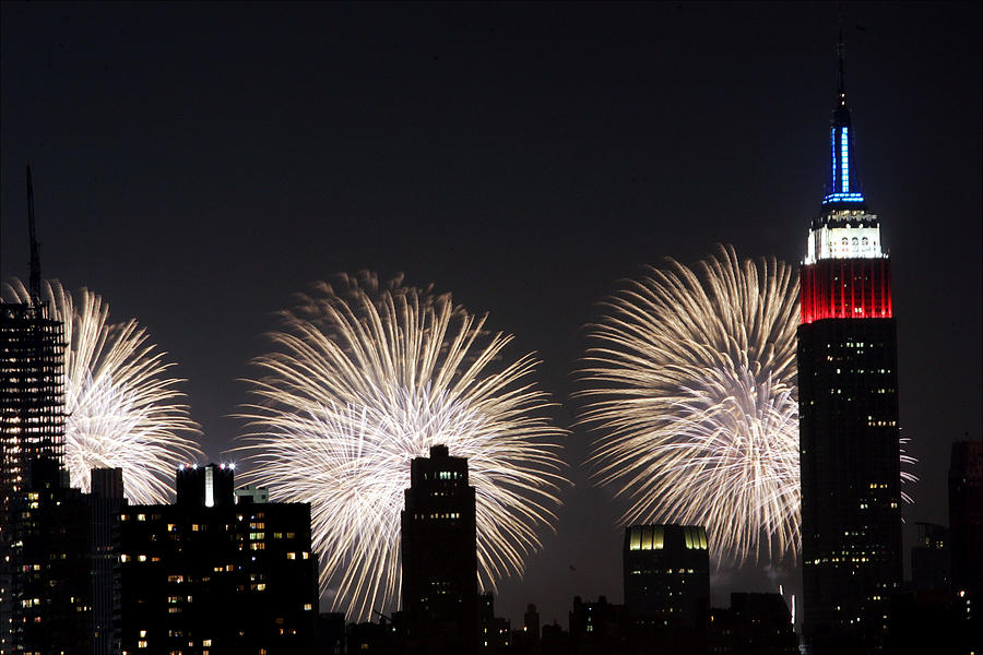 Fireworks Light Up The Sky Above Photograph by New York Daily News Archive
