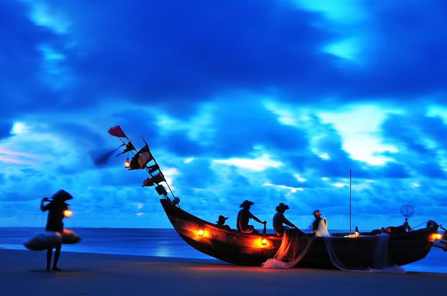 Fishermen Photograph by Melindachan
