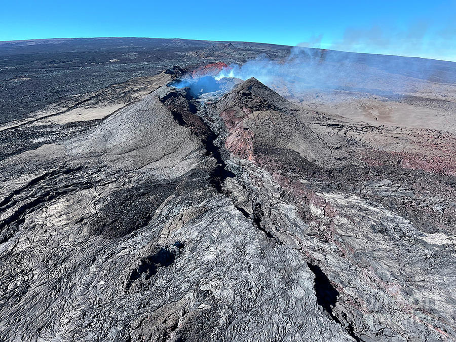 Fissure On Mauna Loa Photograph by Us Geological Survey/science Photo Library
