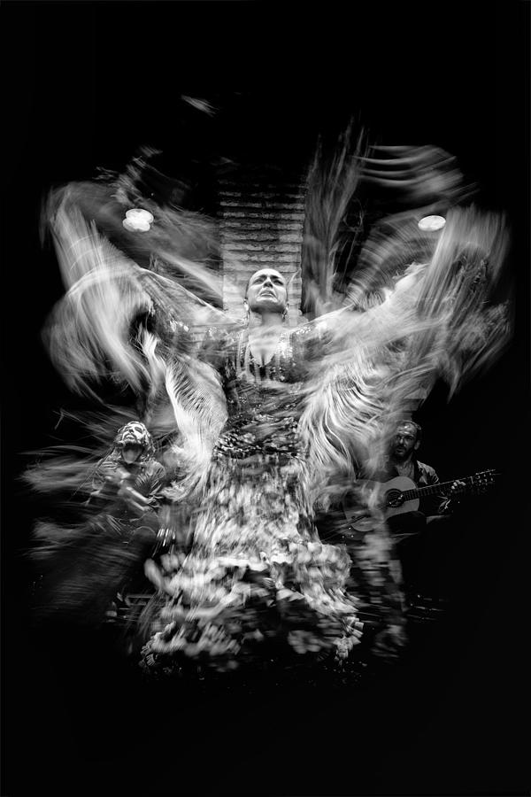 Performance Photograph - Flamenco by Ivan Bertusi