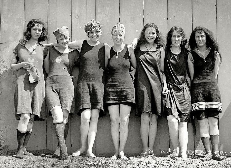 Flapper Girls Swimsuits Photo 1920s Flappers Jazz Prohibition Era