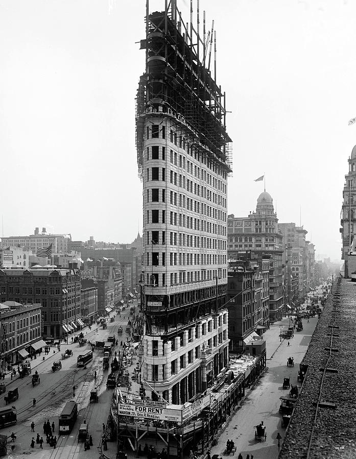 Flatiron Building being Built - New York - 1902 Photograph by Doc Braham