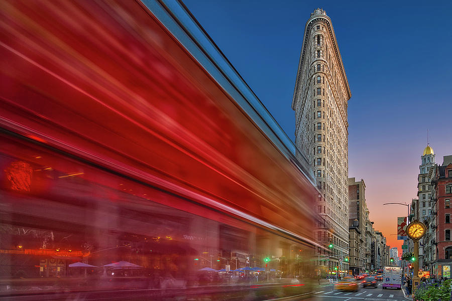 Flatiron Building Fifth Ave NYC Photograph by Susan Candelario