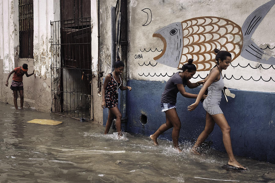 Havana Photograph - Flooding Havana by Andreas Bauer