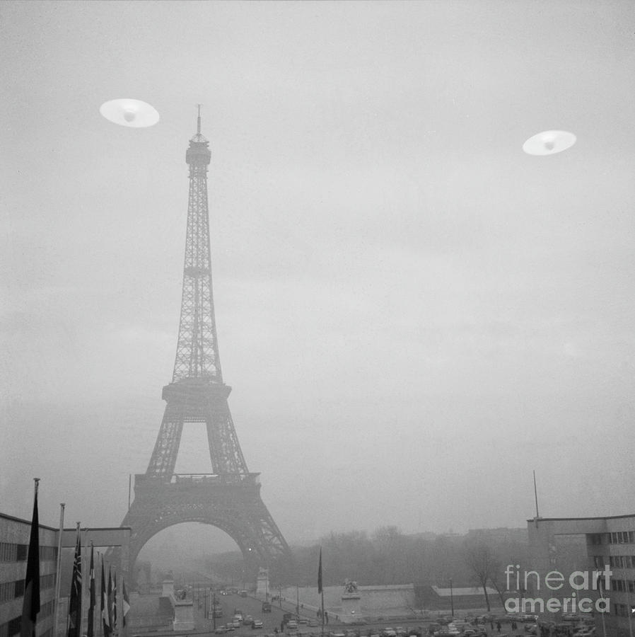Flying Saucers Over Eiffel Tower Photograph by Bettmann