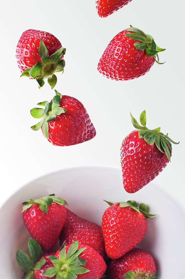 Flying Strawberries Photograph by Daitozen