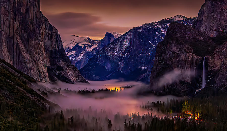 Foggy Evening At Yosemite Photograph by Ning Lin